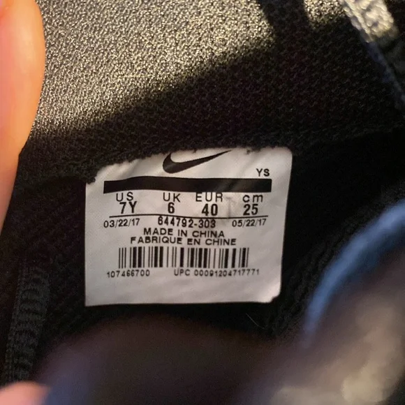 Nike Air Foamposite Pro Island Green 2017 - Size 7Y - EUC! - Picture 5 of 6